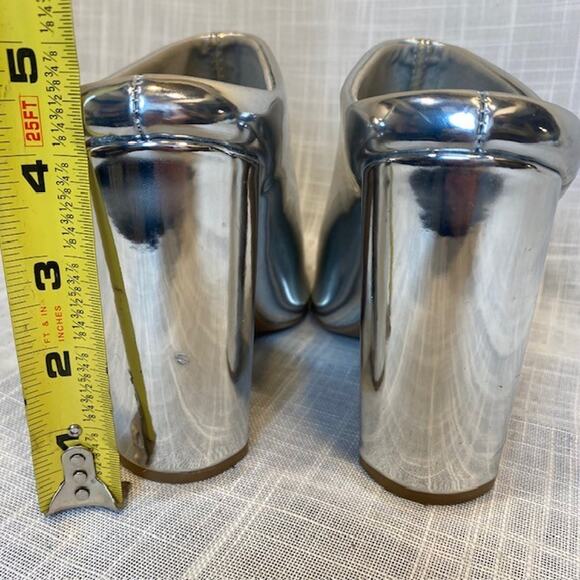 Qupid Heeled Silver Mirror Patent Leatherette 4 inch Heeled Mules Womens 8.5 - Picture 5 of 7